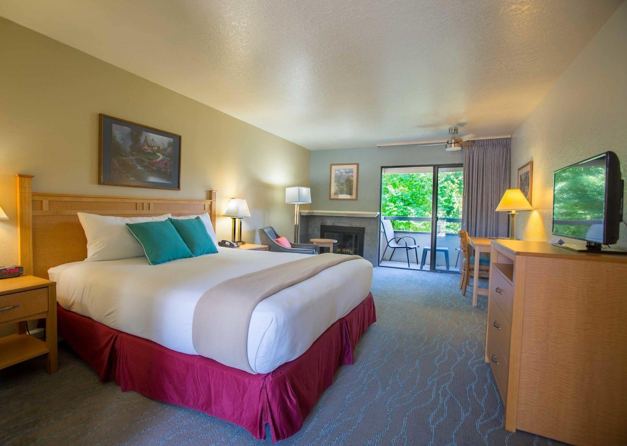 Colton Inn Monterey