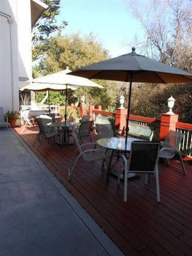Colton Inn 2*